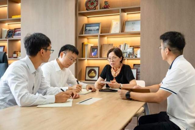 中国科学家团队成功研发出纤维“神经蚯蚓”突破脑机接口技术瓶颈(图2)