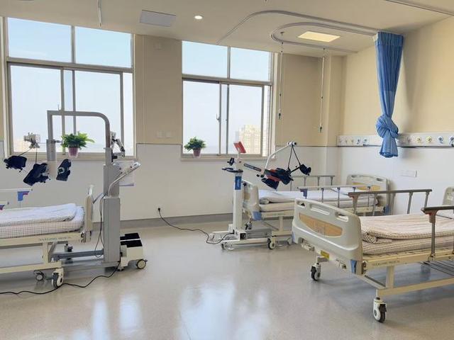 “意念取物”成真！江苏首家脑机接口临床研究病房帮助瘫痪8年患者重获“动手能力”(图6)