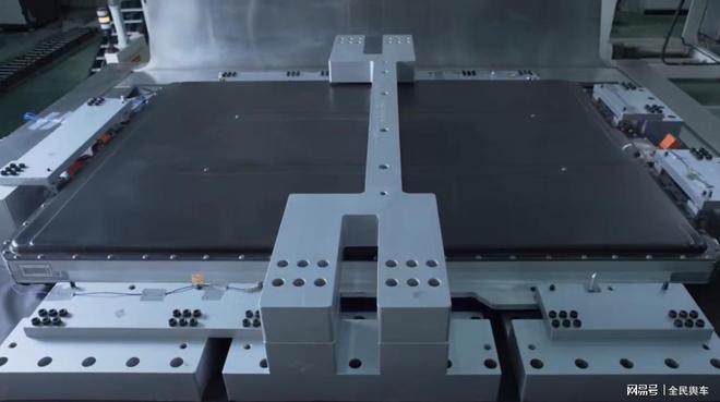 不止于技术参数华为巨鲸电池平台打造有温度的安全守护(图4)