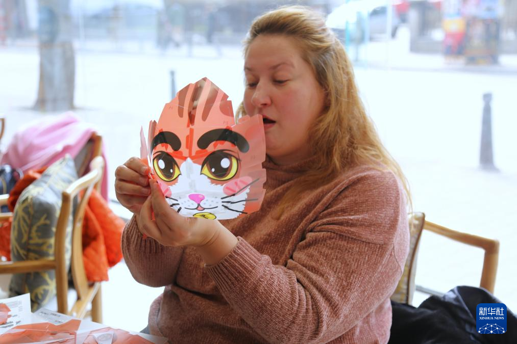 海外多地欢庆元宵节(图6)