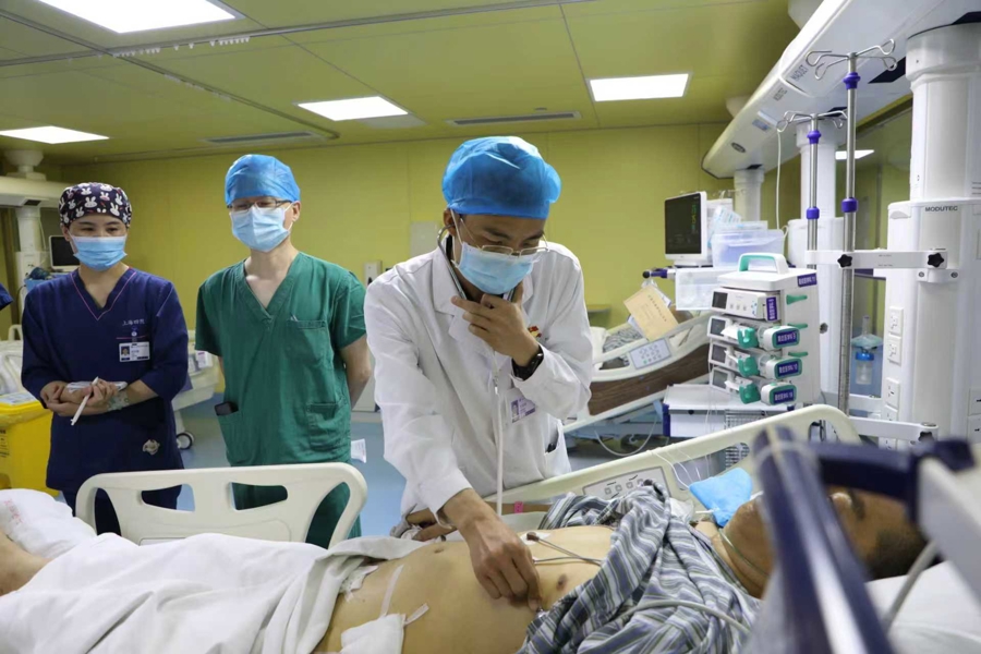 【上观新闻】熊利泽：办一所“让员工放心带家人来看病”的医院(图1)