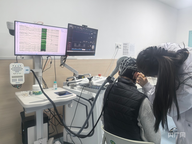 开往春天的列车丨脑机接口临床落地为患者康复按下“加速键”(图1)